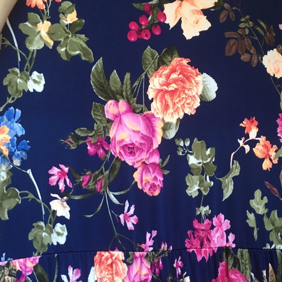 Floral Summertime dress - Picture 4 of 5